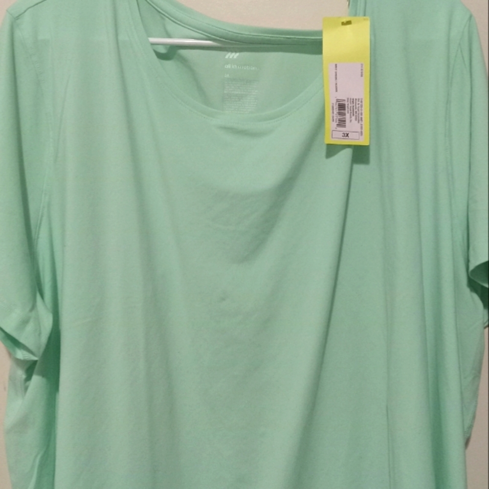 Woman all in motion shirt  size 3XL green